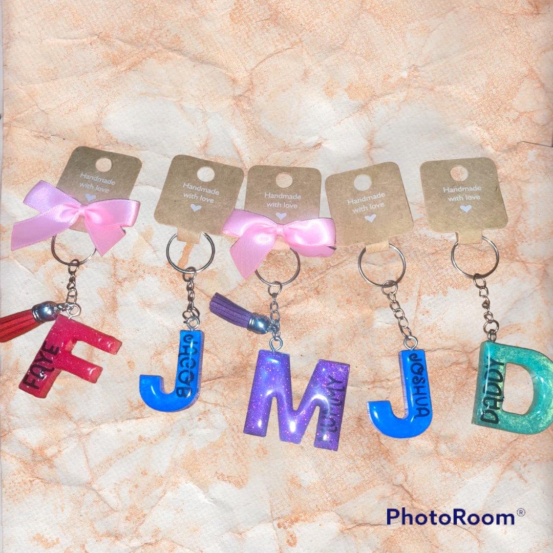 Initial resin keyrings