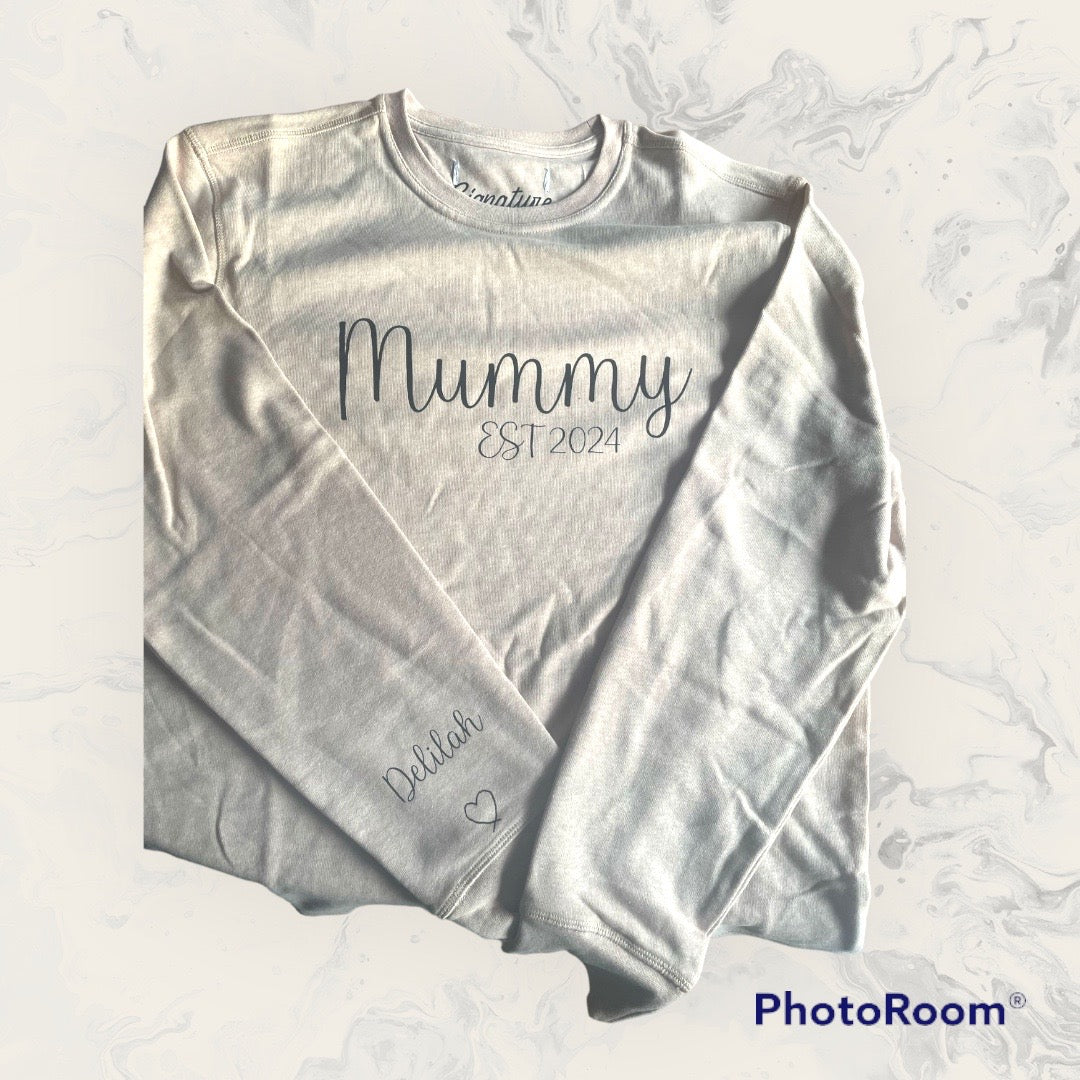 Mama Est Hoodies / Sweaters